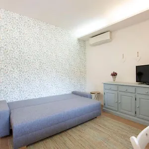  Appartamento 99 Via Esino Italia
